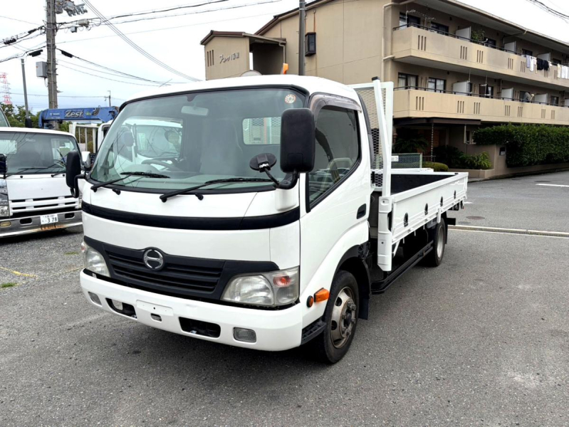 平成23年 日野デュトロ3t平ボディ ワイドロング低床 BDG-XZU414M|中古トラックの販売・買取・査定のアイナビ