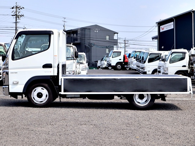 全低床　平ボディ　積載2t　標準10尺　車両総重量5t未満|中古トラックの販売・買取・査定のアイナビ