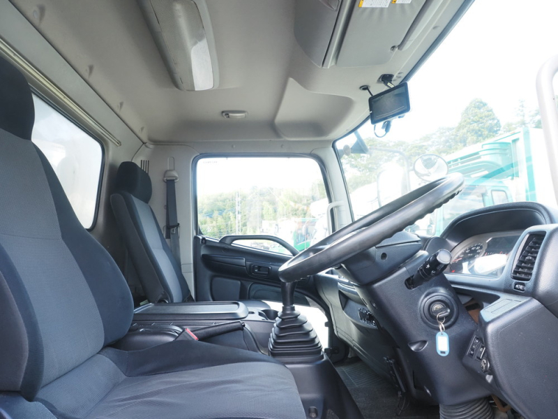 日野 バン車 レンジャープロ|中古トラックの販売・買取・査定のアイナビ