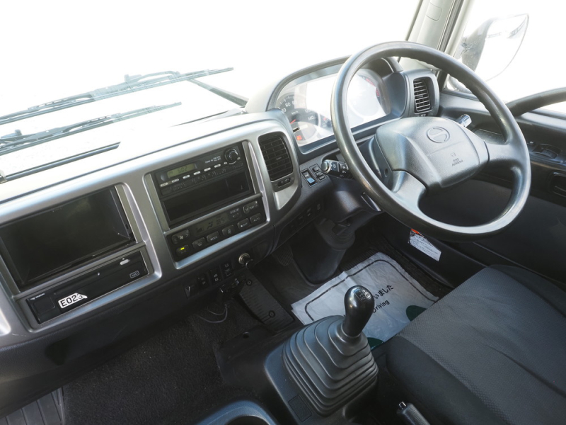 日野 バン車 レンジャープロ|中古トラックの販売・買取・査定のアイナビ