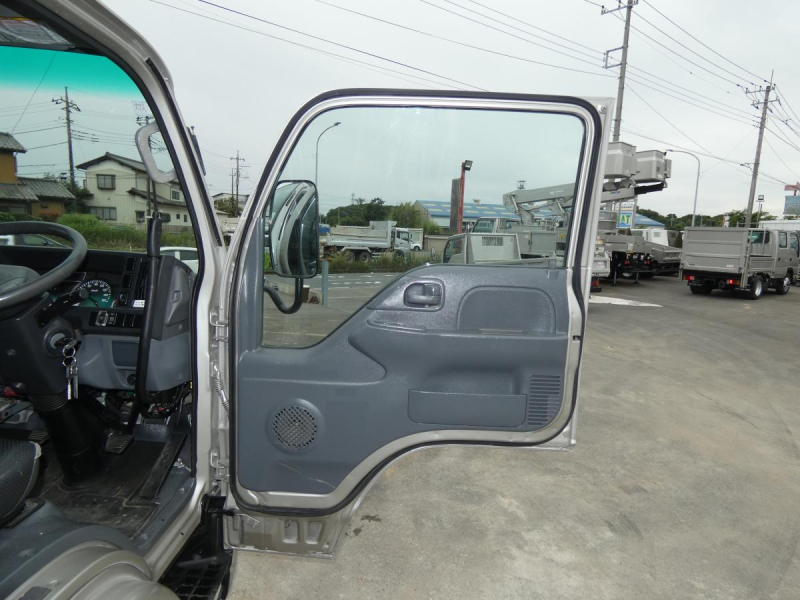 高所作業車　マニュアル6速　260611|中古トラックの販売・買取・査定のアイナビ
