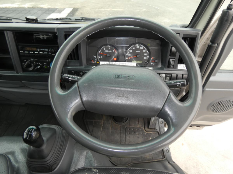 高所作業車　マニュアル6速　260611|中古トラックの販売・買取・査定のアイナビ