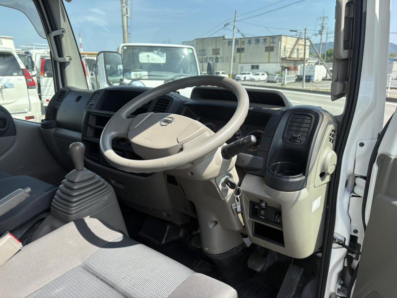 H28　アトラス　1.5t平ボディ|中古トラックの販売・買取・査定のアイナビ