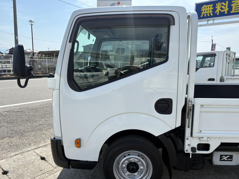 H28　アトラス　1.5t平ボディ|中古トラックの販売・買取・査定のアイナビ