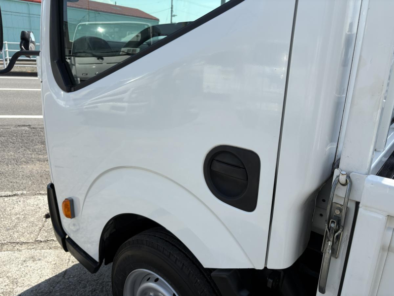 H28　アトラス　1.5t平ボディ|中古トラックの販売・買取・査定のアイナビ