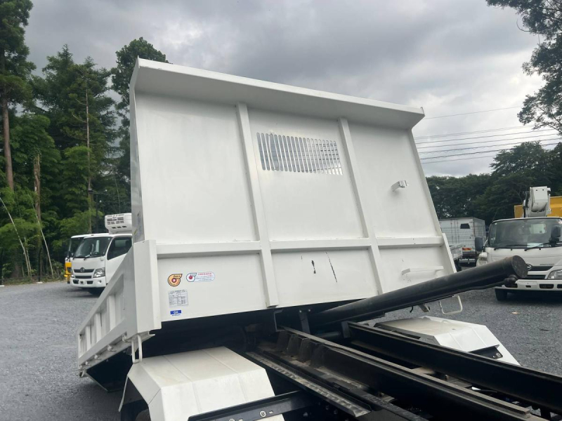 ローダーダンプ  ワイド 新明和 SDF3-20 積載3.75t 車検付|中古トラックの販売・買取・査定のアイナビ