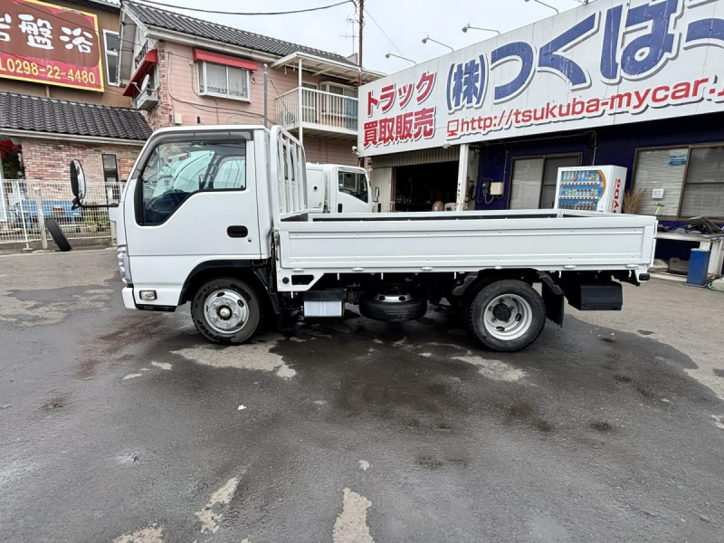 エルフ　10尺平ボディー　積載1.55t　AT車|中古トラックの販売・買取・査定のアイナビ