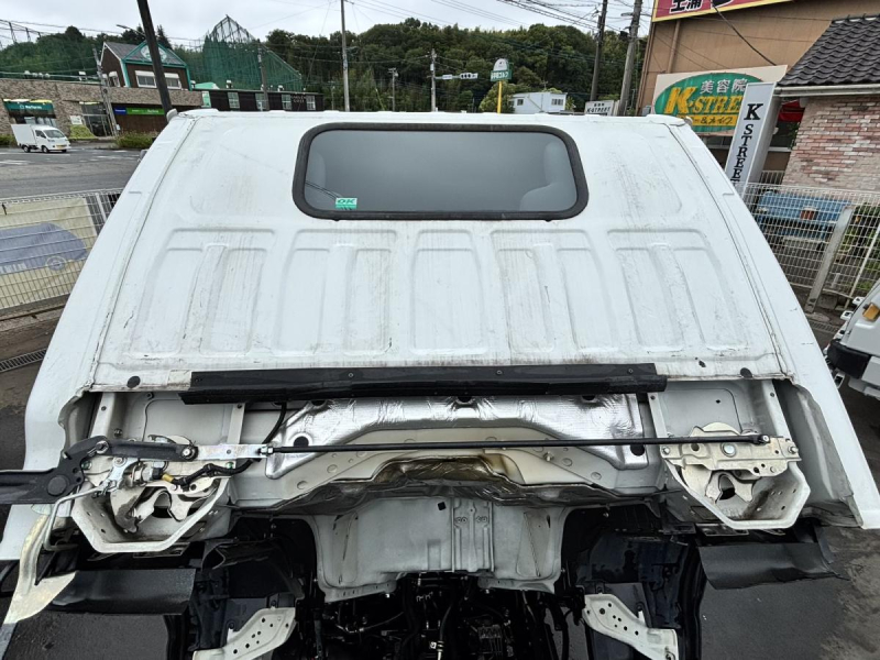 エルフ　10尺平ボディー　積載1.55t　AT車|中古トラックの販売・買取・査定のアイナビ
