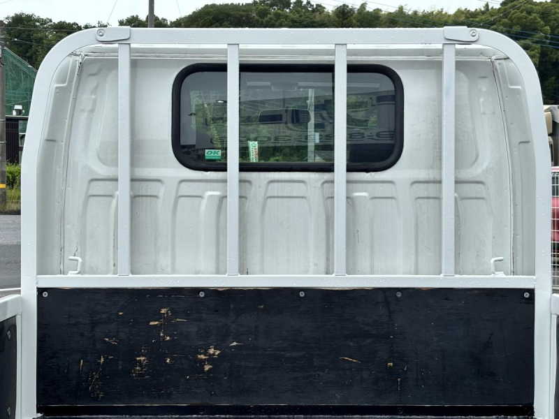 エルフ　10尺平ボディー　積載1.55t　AT車|中古トラックの販売・買取・査定のアイナビ