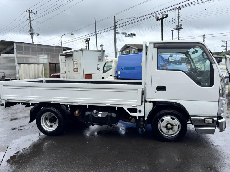 タイタン　10尺平ボディー　積載1.5t　AT車|中古トラックの販売・買取・査定のアイナビ