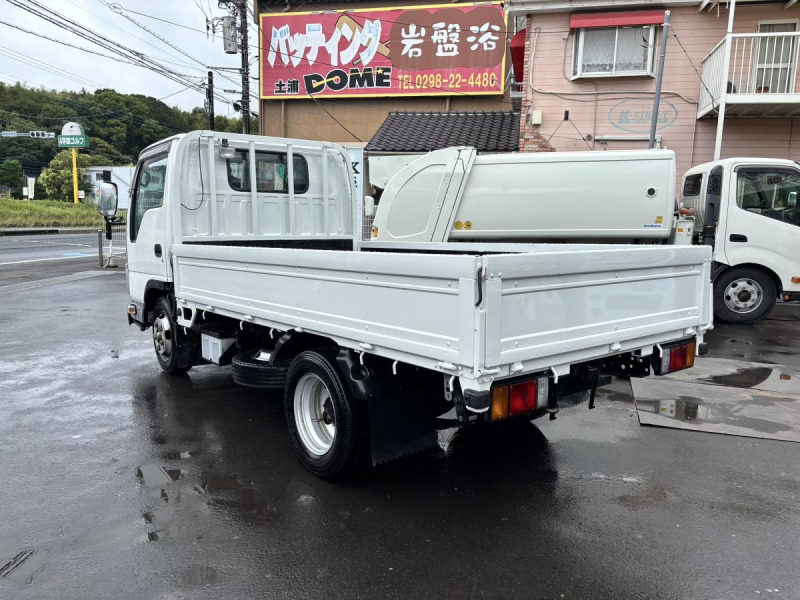 タイタン　10尺平ボディー　積載1.5t　AT車|中古トラックの販売・買取・査定のアイナビ
