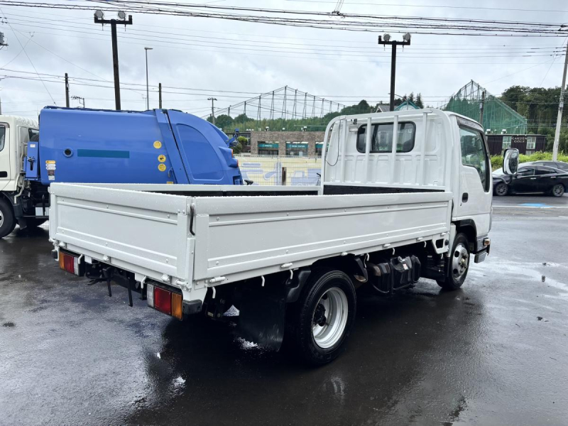 タイタン　10尺平ボディー　積載1.5t　AT車|中古トラックの販売・買取・査定のアイナビ