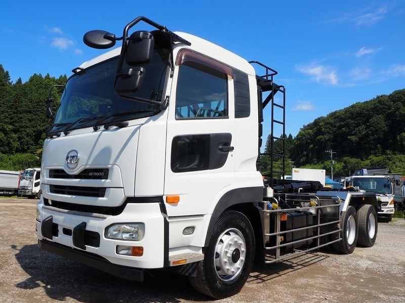 UDトラックス クオン 2デフ 22t アームロール 410馬力|中古トラックの販売・買取・査定のアイナビ