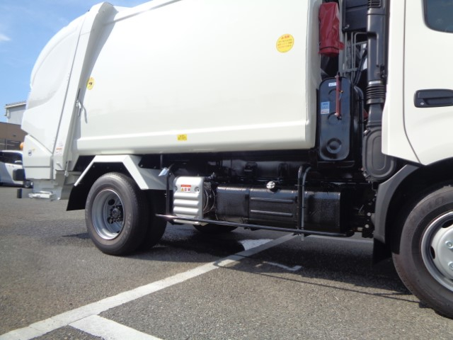 R7　日野デュトロ　プレス式塵芥車6.9立米　未使用車|中古トラックの販売・買取・査定のアイナビ