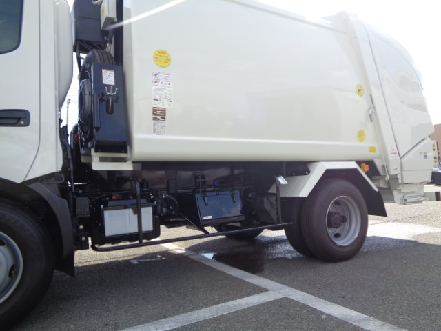 R7　日野デュトロ　プレス式塵芥車6.9立米　未使用車|中古トラックの販売・買取・査定のアイナビ