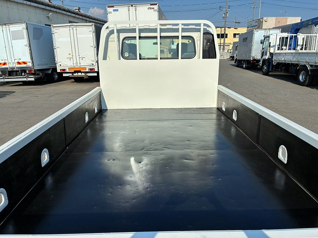 Wキャブ ワイド ロング 乗車定員 7人 全塗装 6速マニュアル|中古トラックの販売・買取・査定のアイナビ