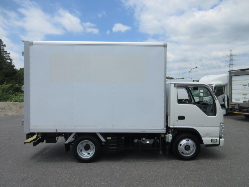 AT　4WD　保冷バン　エルフ　5トン未満　積載1450Kg|中古トラックの販売・買取・査定のアイナビ