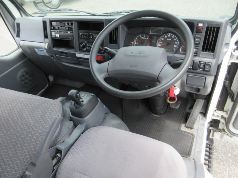 AT　4WD　保冷バン　エルフ　5トン未満　積載1450Kg|中古トラックの販売・買取・査定のアイナビ
