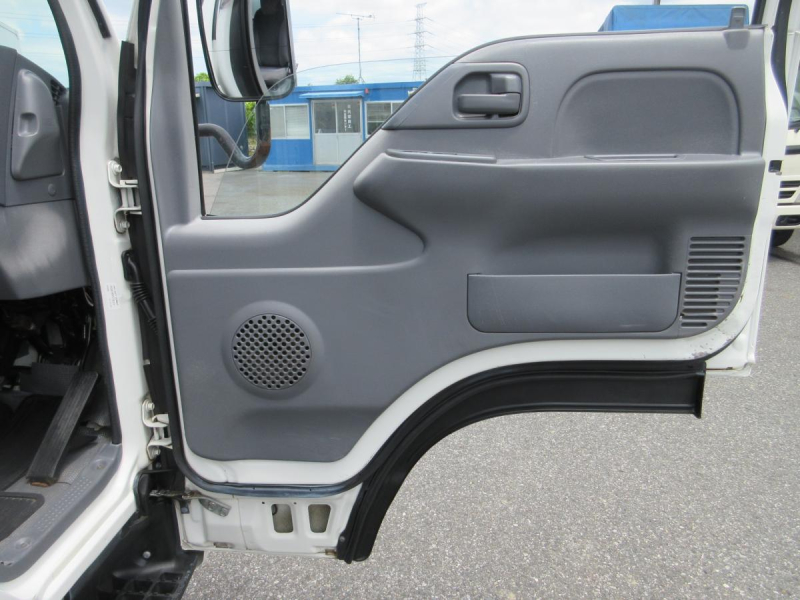 AT　4WD　保冷バン　エルフ　5トン未満　積載1450Kg|中古トラックの販売・買取・査定のアイナビ