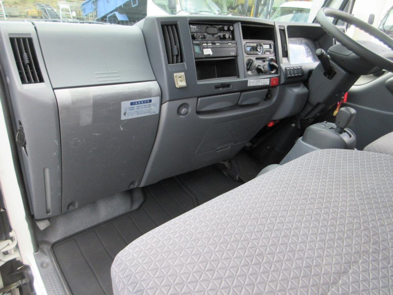AT　4WD　保冷バン　エルフ　5トン未満　積載1450Kg|中古トラックの販売・買取・査定のアイナビ