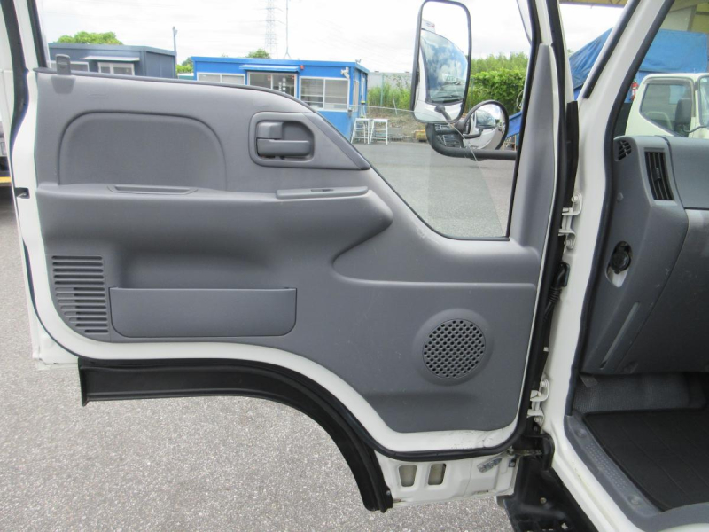AT　4WD　保冷バン　エルフ　5トン未満　積載1450Kg|中古トラックの販売・買取・査定のアイナビ
