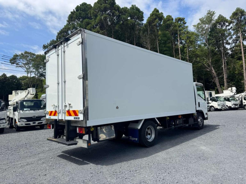 低温冷凍車 ワイド超ロング -30℃設定 積載3.8t|中古トラックの販売・買取・査定のアイナビ