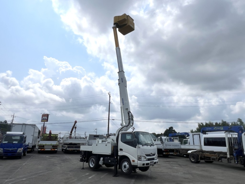 4WD アイチ 電工仕様 9.9m 絶縁バケット200 上物年次点検済|中古トラックの販売・買取・査定のアイナビ