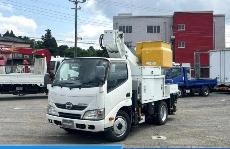 4WD アイチ 電工仕様 9.9m 絶縁バケット200 上物年次点検済|中古トラックの販売・買取・査定のアイナビ