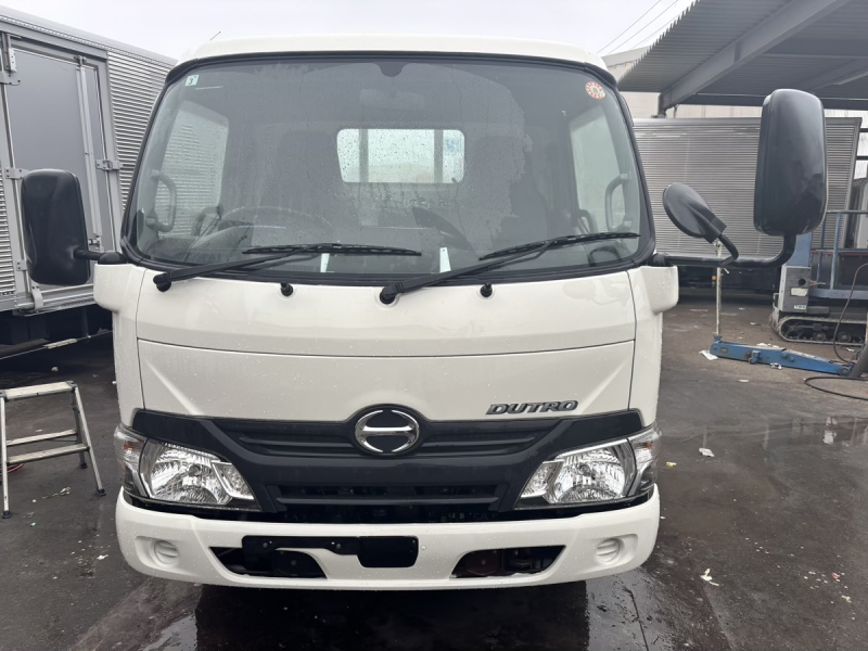 デュトロ　標準ロング平ボディー　積載2000kg　AT車|中古トラックの販売・買取・査定のアイナビ