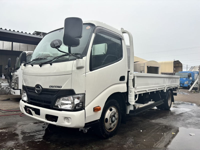 デュトロ　標準ロング平ボディー　積載2000kg　AT車|中古トラックの販売・買取・査定のアイナビ