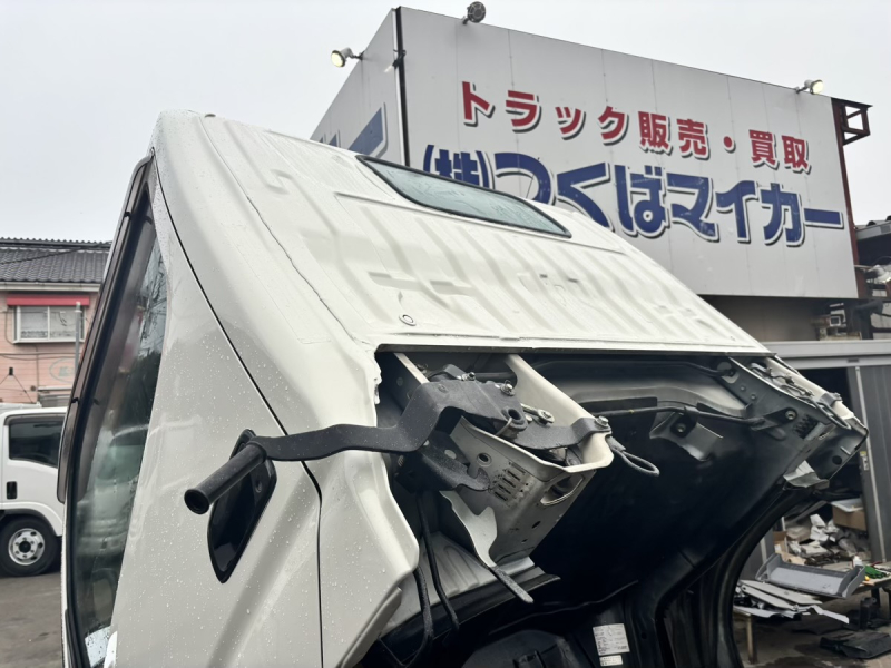 デュトロ　標準ロング平ボディー　積載2000kg　AT車|中古トラックの販売・買取・査定のアイナビ