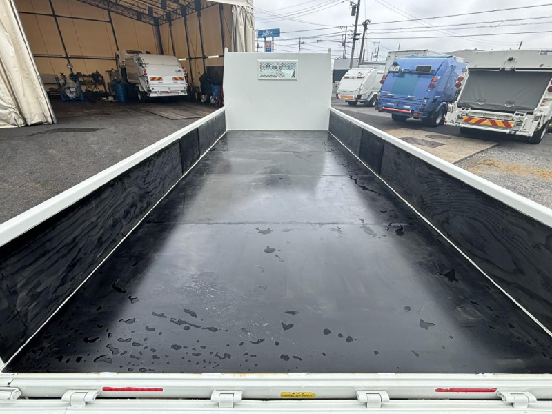 標準ロング平ボディー　積載2000kg　総重量5t未満|中古トラックの販売・買取・査定のアイナビ