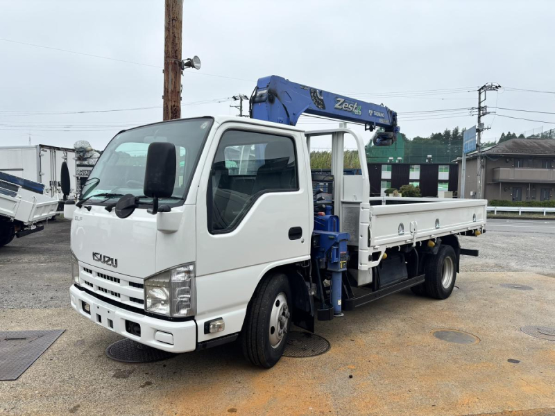 標準ロング　3段クレーンラジコン付き　積載2000kg|中古トラックの販売・買取・査定のアイナビ