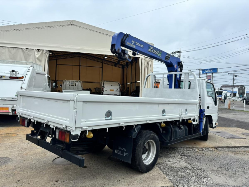 標準ロング　3段クレーンラジコン付き　積載2000kg|中古トラックの販売・買取・査定のアイナビ