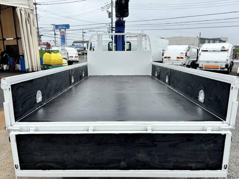 標準ロング　3段クレーンラジコン付き　積載2000kg|中古トラックの販売・買取・査定のアイナビ