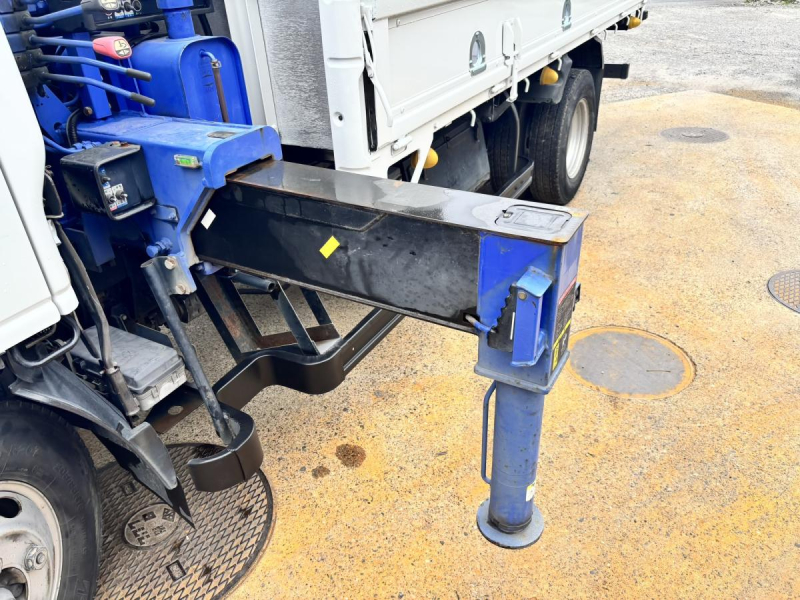 標準ロング　3段クレーンラジコン付き　積載2000kg|中古トラックの販売・買取・査定のアイナビ