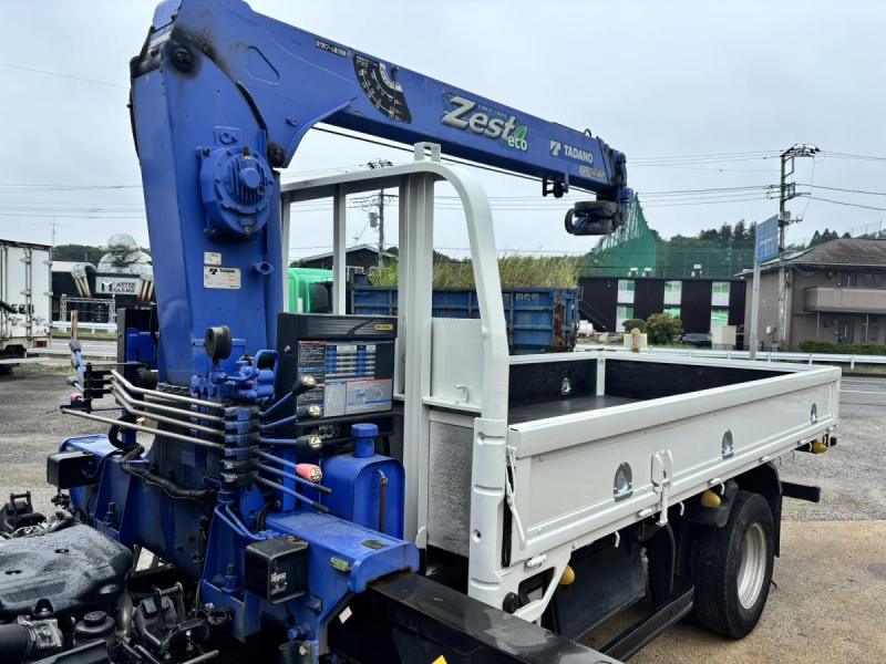 標準ロング　3段クレーンラジコン付き　積載2000kg|中古トラックの販売・買取・査定のアイナビ