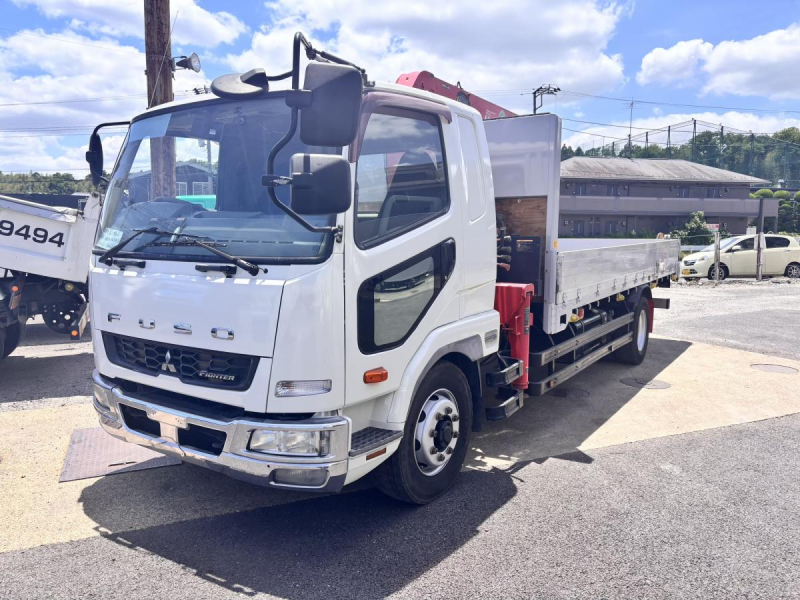 ファイター増トン　4段クレーンラジコン付き|中古トラックの販売・買取・査定のアイナビ