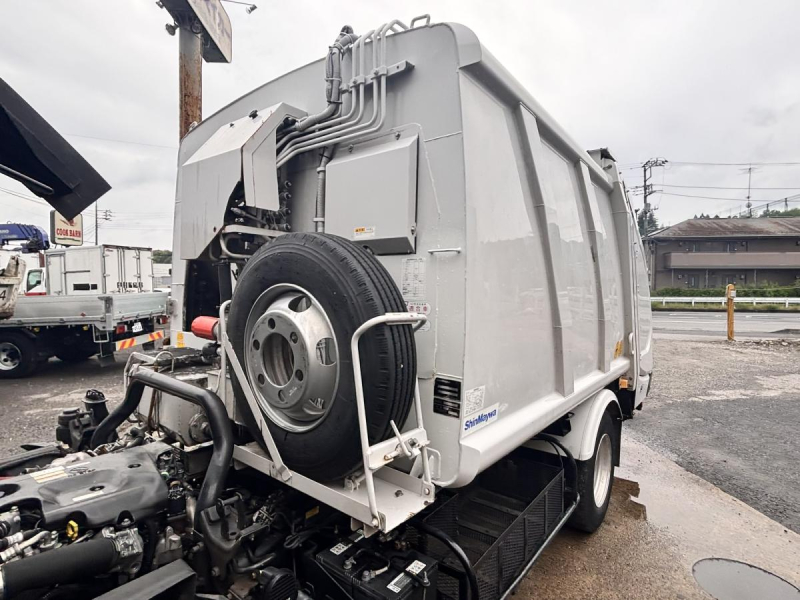 ワイド幅　プレス式パッカー車　新明和製6.7立米|中古トラックの販売・買取・査定のアイナビ