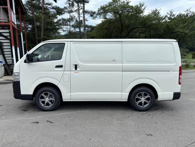 R8 ハイエース 中温冷凍バン 未使用 TECS トヨタ車体|中古トラックの販売・買取・査定のアイナビ
