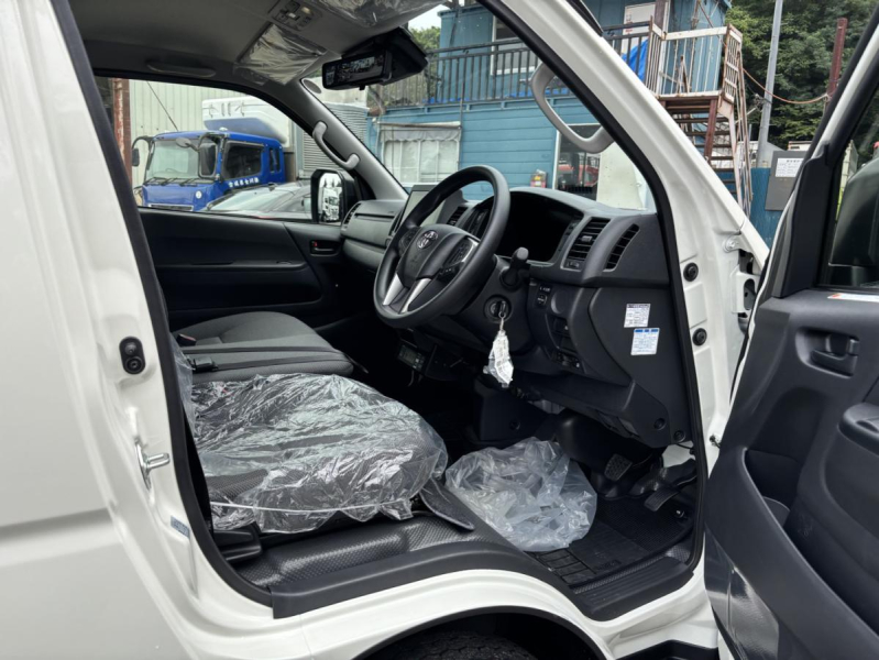 R8 ハイエース 中温冷凍バン 未使用 TECS トヨタ車体|中古トラックの販売・買取・査定のアイナビ