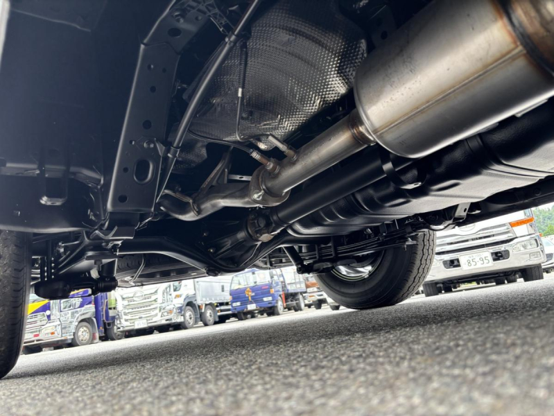 R8 ハイエース 中温冷凍バン 未使用 TECS トヨタ車体|中古トラックの販売・買取・査定のアイナビ