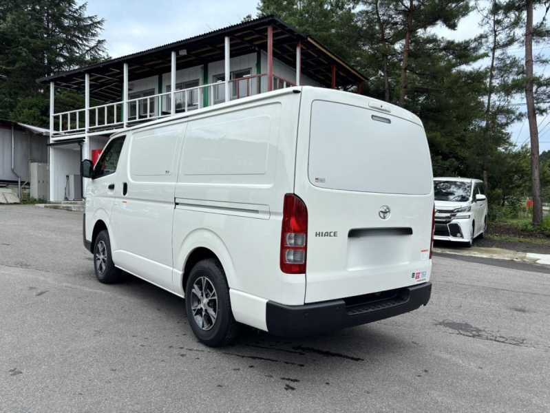 R8 ハイエース 中温冷凍バン 未使用 TECS トヨタ車体|中古トラックの販売・買取・査定のアイナビ