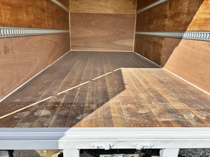 エルフ　ワイドアルミバン　積載2000kg|中古トラックの販売・買取・査定のアイナビ