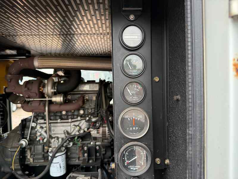 三菱ふそう キャンター シンショー製 高圧洗浄車 SJD3070|中古トラックの販売・買取・査定のアイナビ