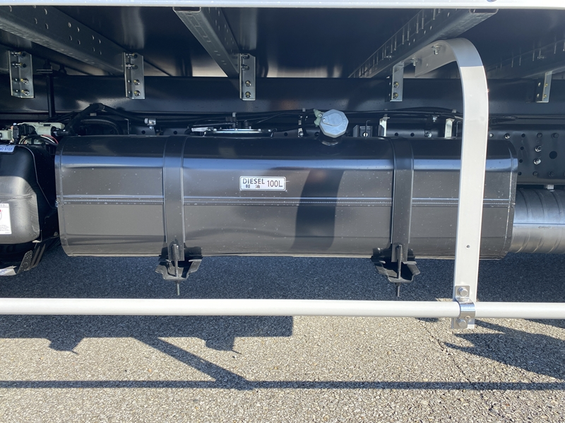 キャンター　ワイド超ロング　全低床　ラッシング2段　サイドドア付　積載3,500kg　DUONIC|中古トラックの販売・買取・査定のアイナビ