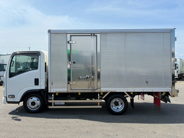保証対象車両 ワンオーナー ハイキャブ 標準幅 セミロング|中古トラックの販売・買取・査定のアイナビ