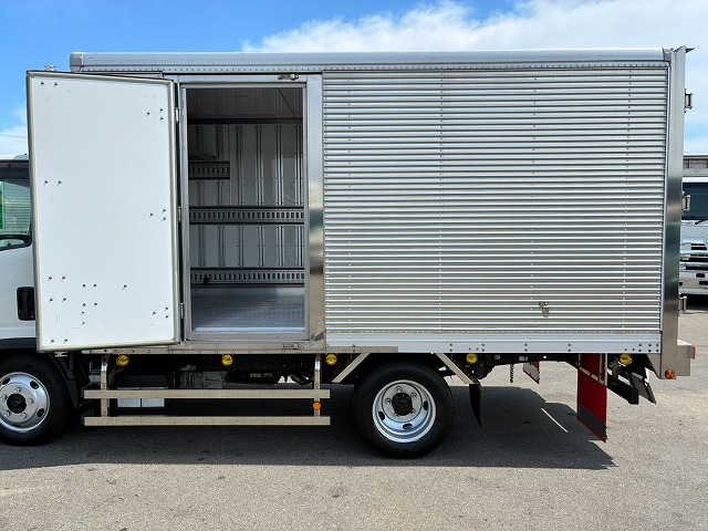 保証対象車両 ワンオーナー ハイキャブ 標準幅 セミロング|中古トラックの販売・買取・査定のアイナビ