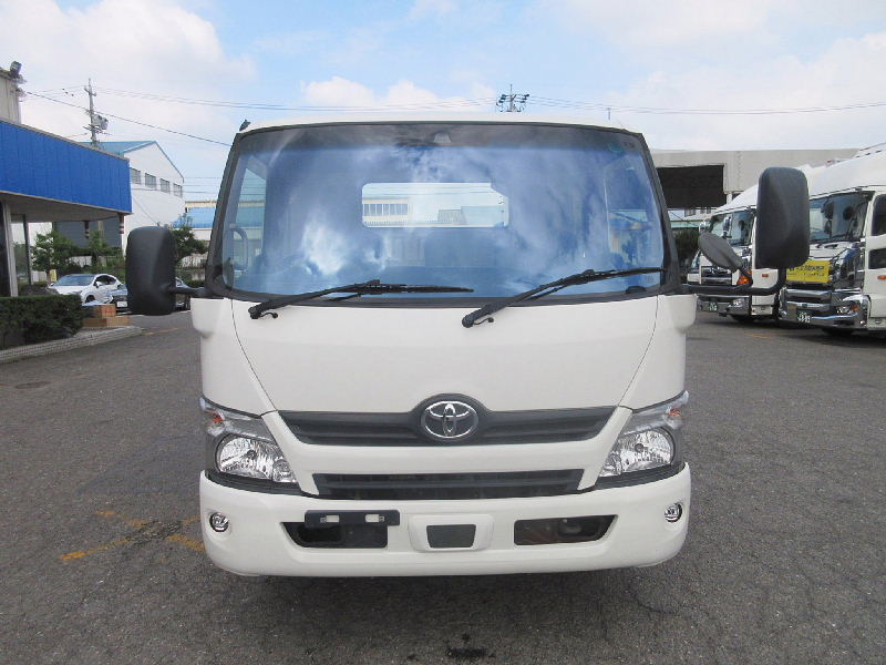 ★5700*2070★極東フラトップ★積載3000kg★180ps★|中古トラックの販売・買取・査定のアイナビ