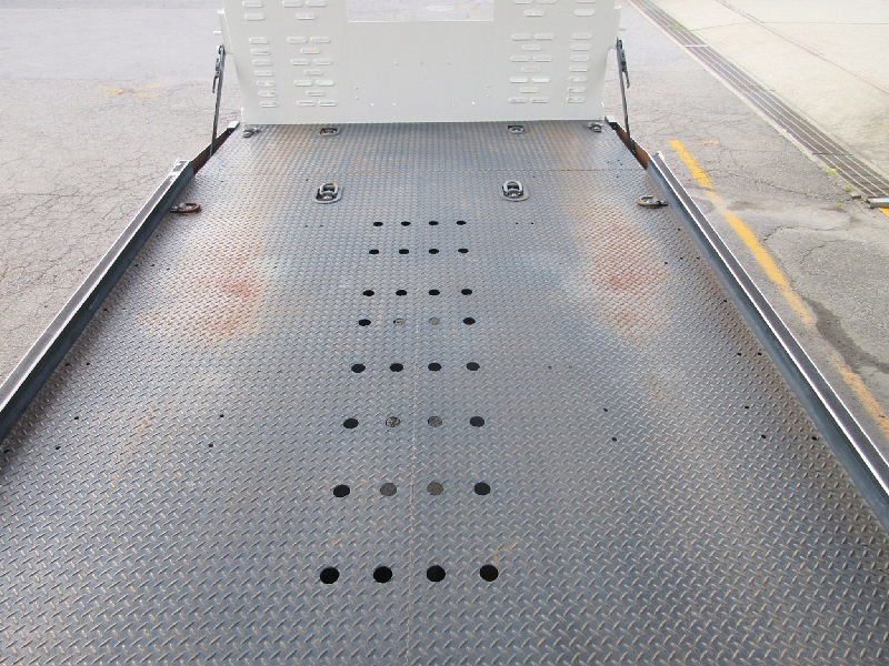 ★5700*2070★極東フラトップ★積載3000kg★180ps★|中古トラックの販売・買取・査定のアイナビ